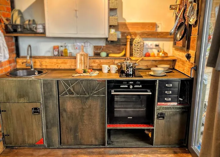 Stammhaus In Den Bergen Ledinci